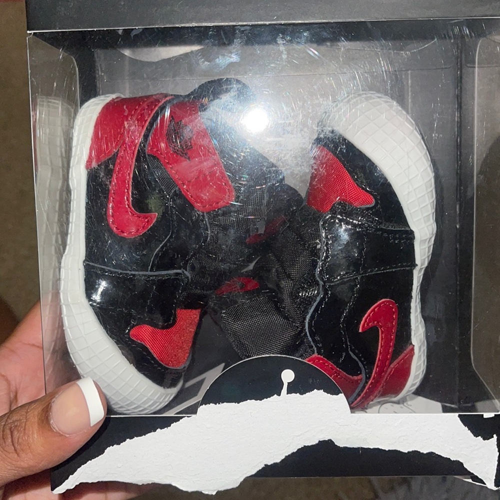 Jordan 1 crib bootie